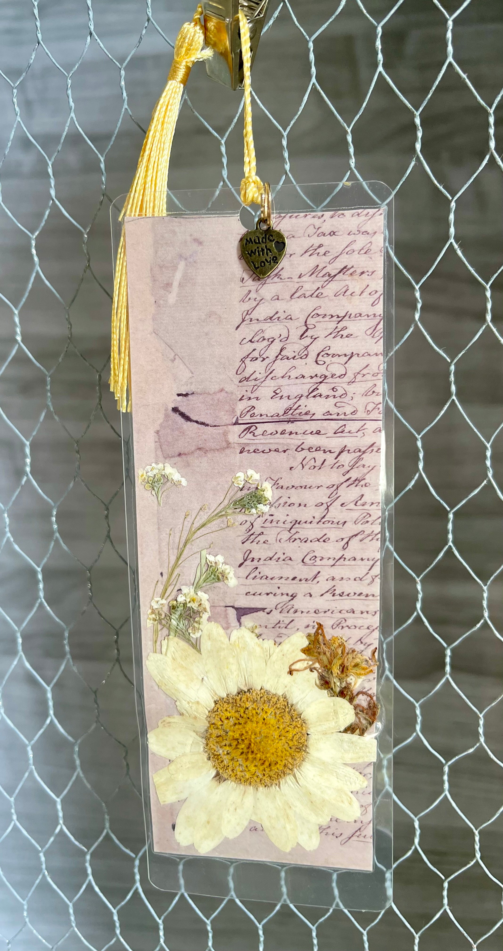 Pressed daisy & wildflower bookmark (laminated)