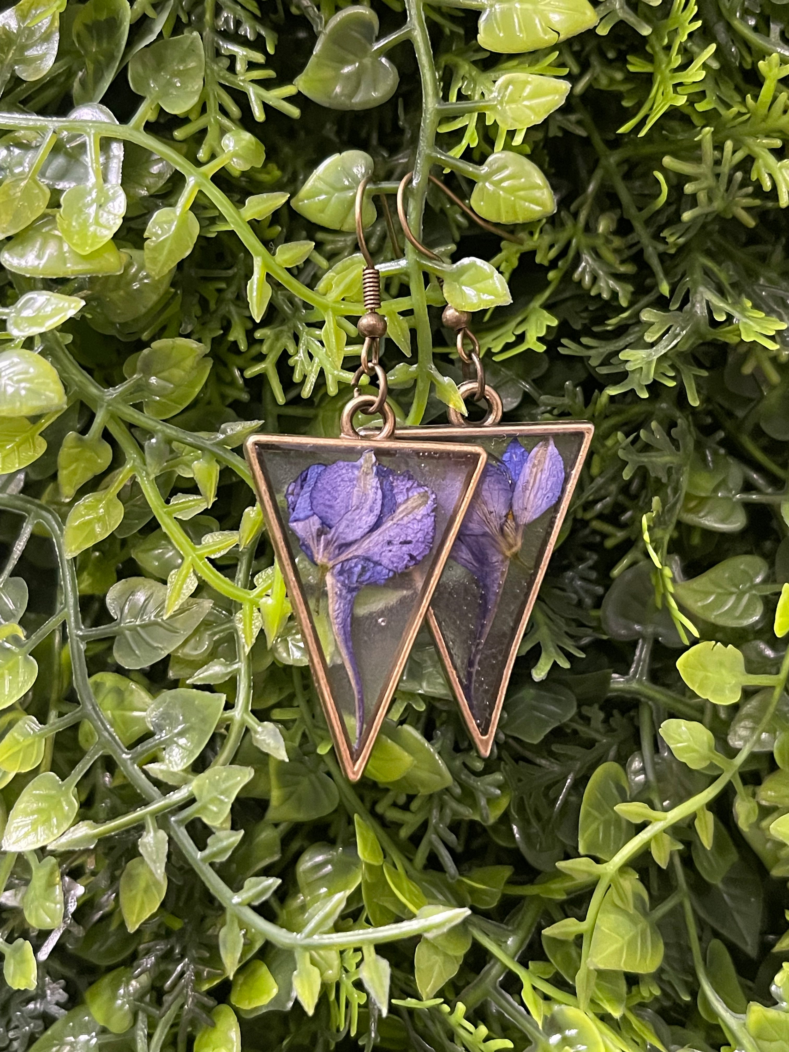 Brass triangle larkspur
