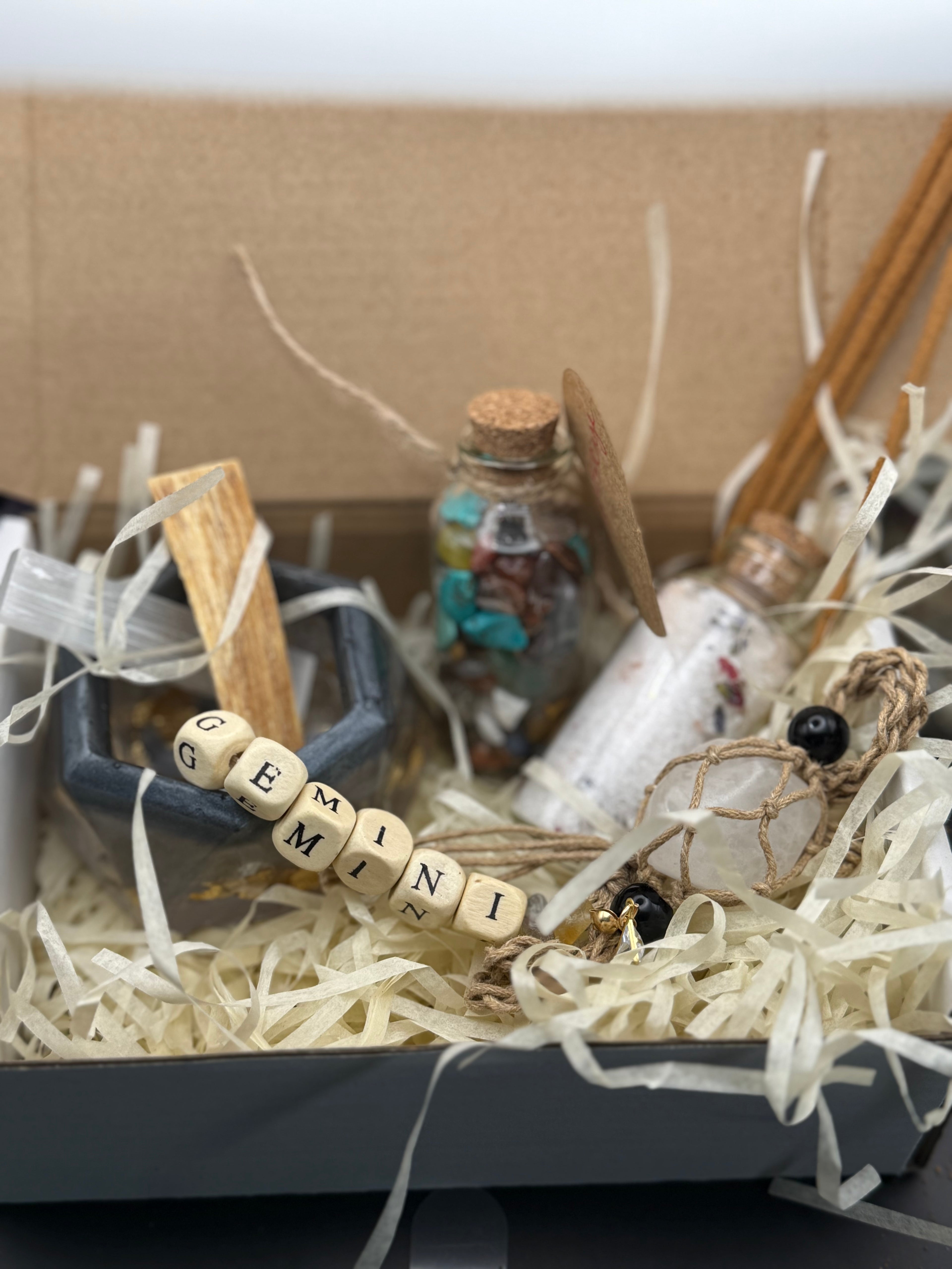 Waning Gibbous Confetti Zodiac kit